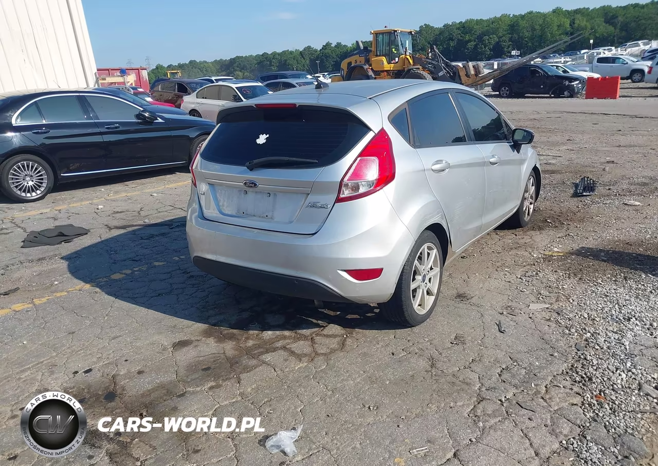 2014 Ford Fiesta Se VIN:3FADP4EJ9EM240387 - 4