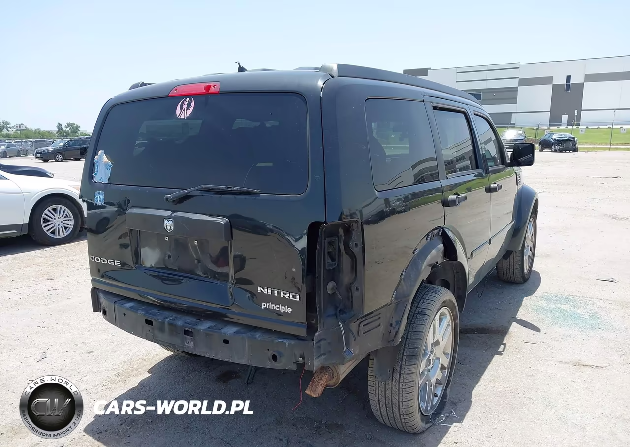 2011 Dodge Nitro Heat VIN:1D4PT4GK7BW597123 - 4