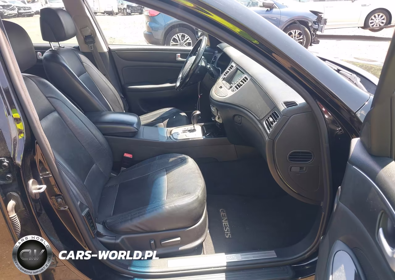 2013 Hyundai Genesis 3.8 VIN:KMHGC4DD3DU249333 - 5