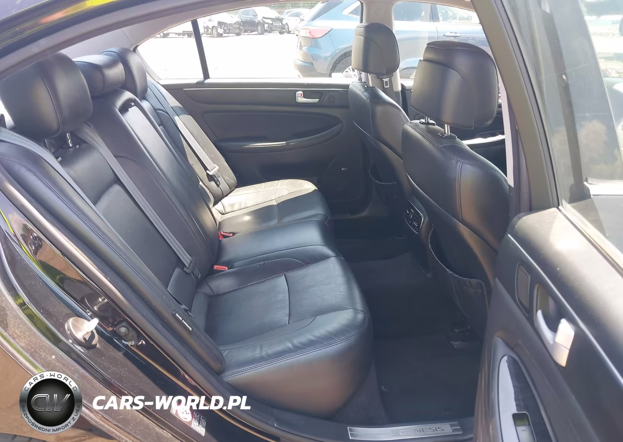 2013 Hyundai Genesis 3.8 VIN:KMHGC4DD3DU249333 - 8