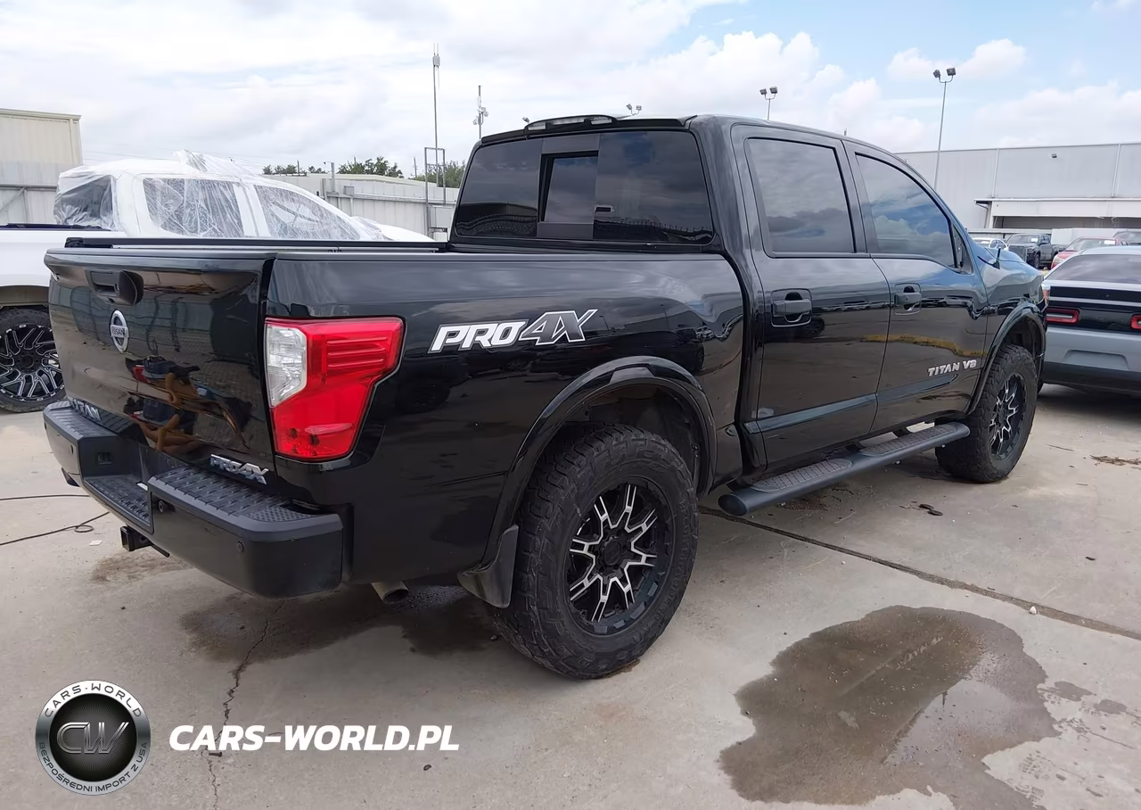 2018 Nissan Titan Pro-4X VIN:1N6AA1E58JN514725 - 4