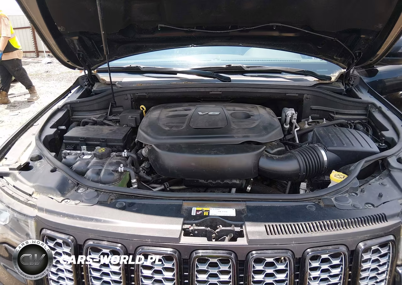 2018 Jeep Grand Cherokee Altitude 4X4 VIN:1C4RJFAG3JC360205 - 10