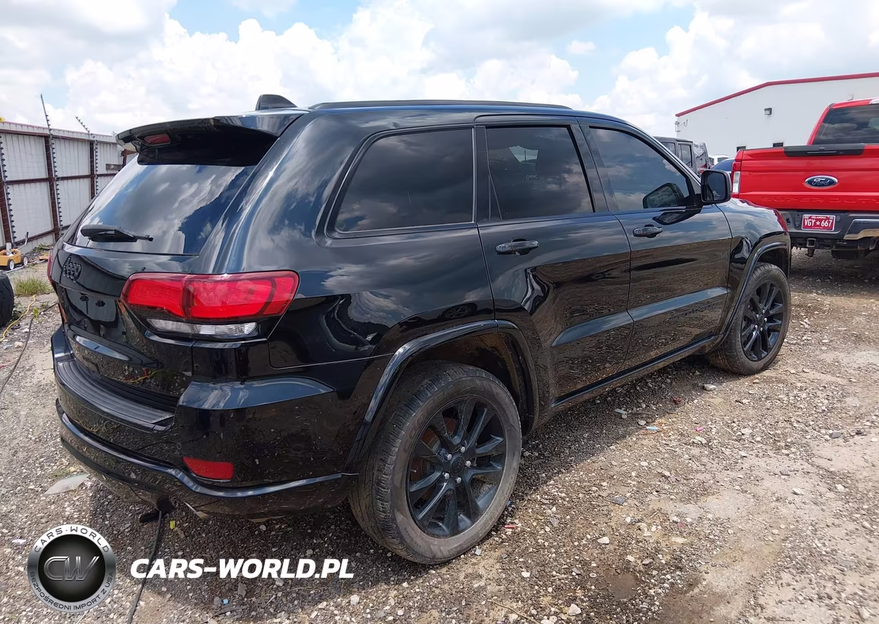 2018 Jeep Grand Cherokee Altitude 4X4 VIN:1C4RJFAG3JC360205 - 4