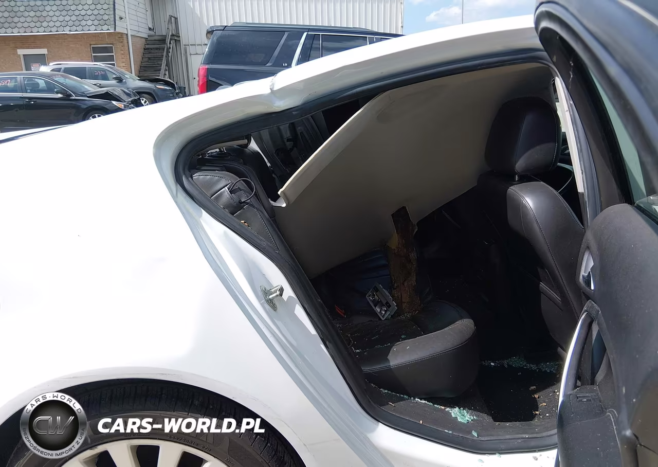 2012 Buick Regal Premium 2 VIN:2G4GT5GK8C9115400 - 8