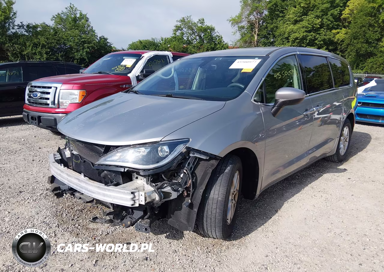 2017 Chrysler Pacifica Touring Plus VIN:2C4RC1BG5HR836919 - 2