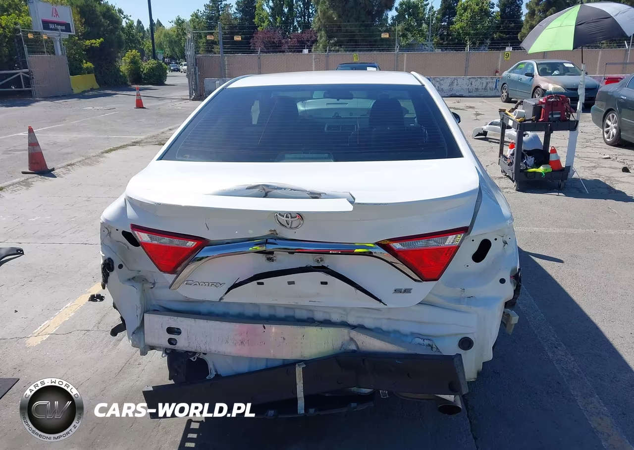 2017 Toyota Camry Se VIN:4T1BF1FK8HU350983 - 17