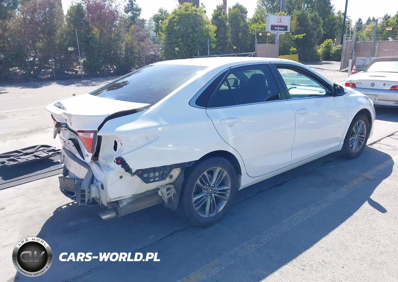 2017 Toyota Camry Se VIN:4T1BF1FK8HU350983 - 4