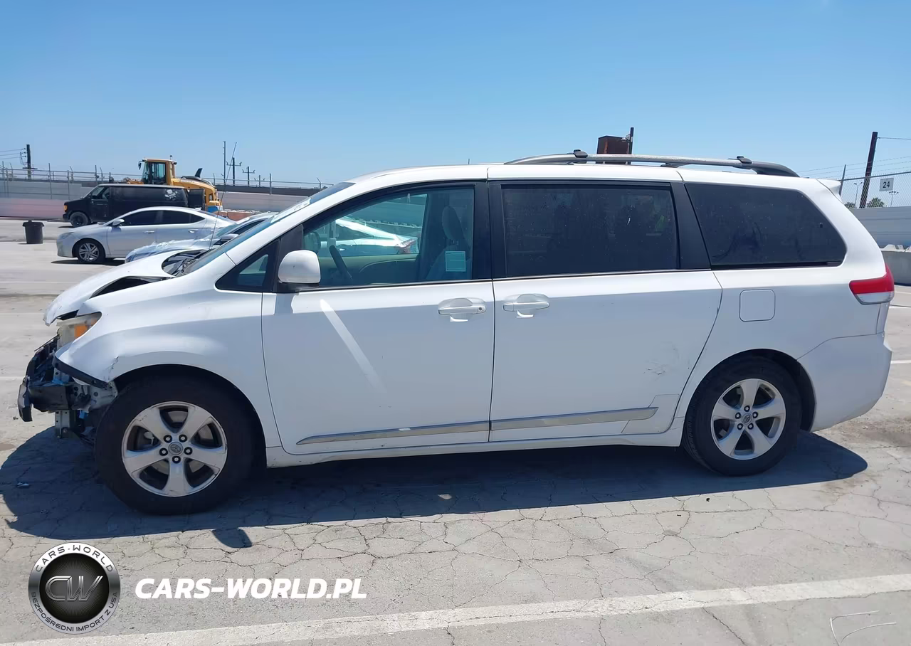 2011 Toyota Sienna Le V6 VIN:5TDKK3DC0BS147332 - 15