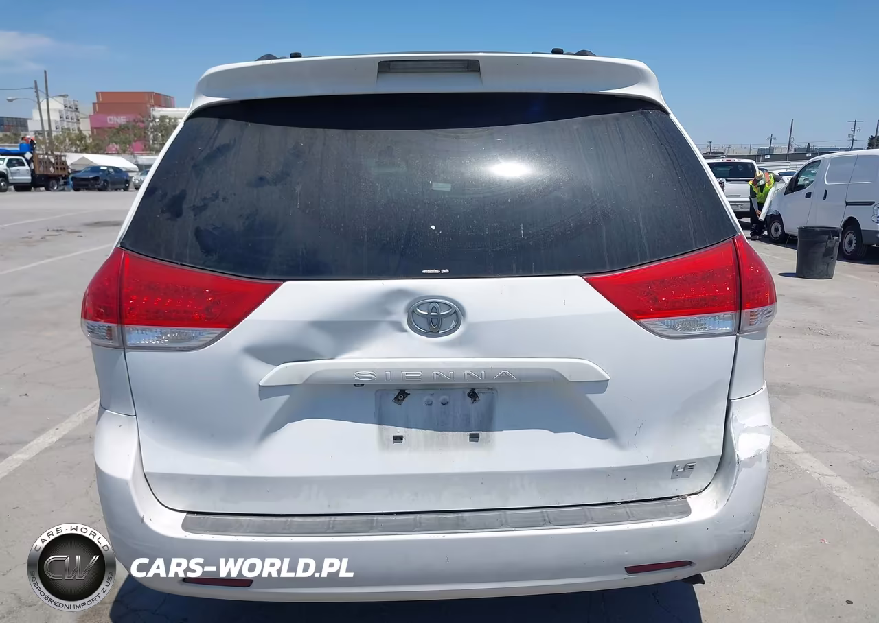 2011 Toyota Sienna Le V6 VIN:5TDKK3DC0BS147332 - 17