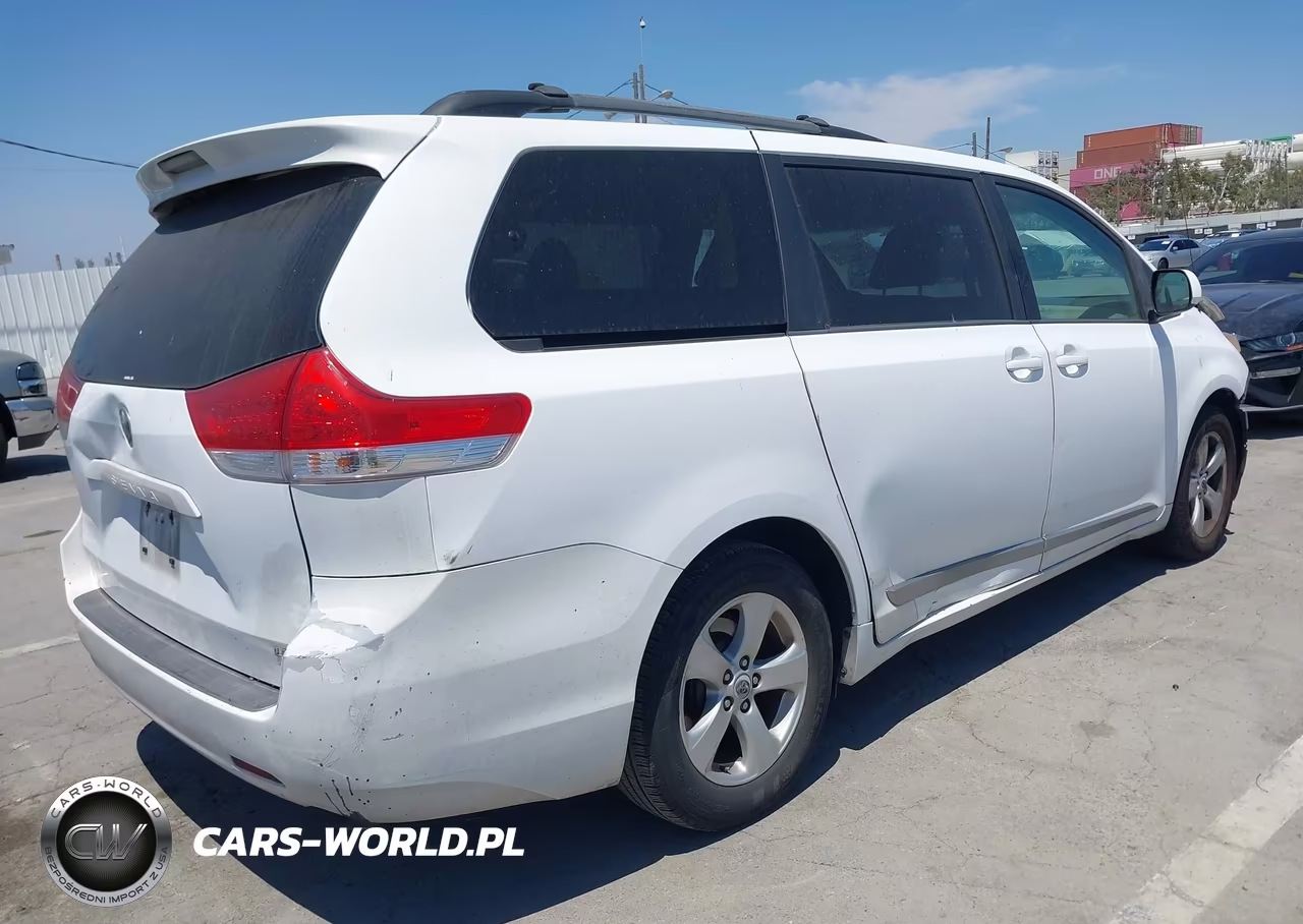 2011 Toyota Sienna Le V6 VIN:5TDKK3DC0BS147332 - 4