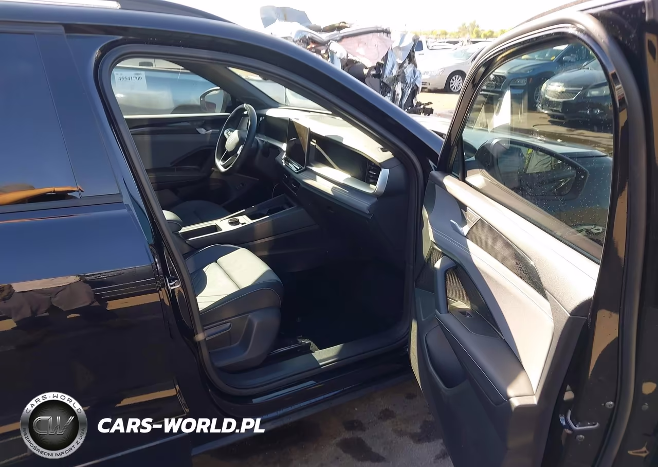 2025 Volkswagen Tiguan 2.0T Se R-Line Black VIN:3VVHR7RM9SM069116 - 5