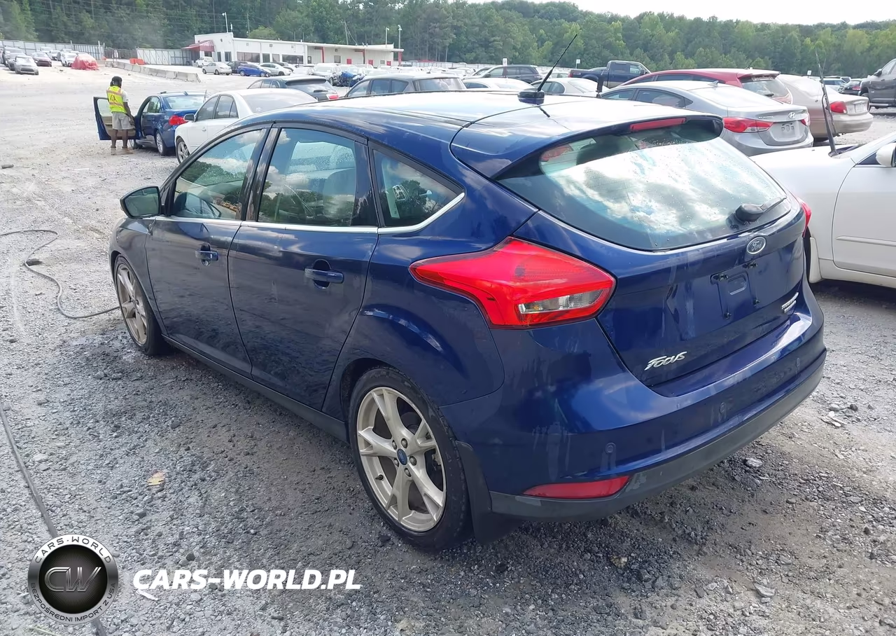 2016 Ford Focus Titanium VIN:1FADP3N26GL273743 - 3