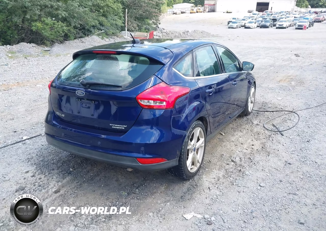 2016 Ford Focus Titanium VIN:1FADP3N26GL273743 - 4