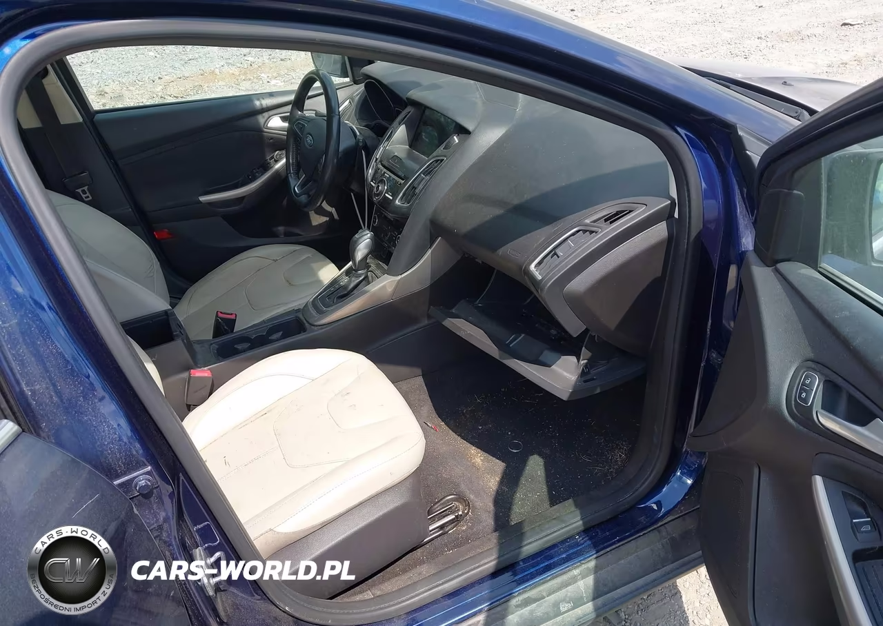 2016 Ford Focus Titanium VIN:1FADP3N26GL273743 - 5