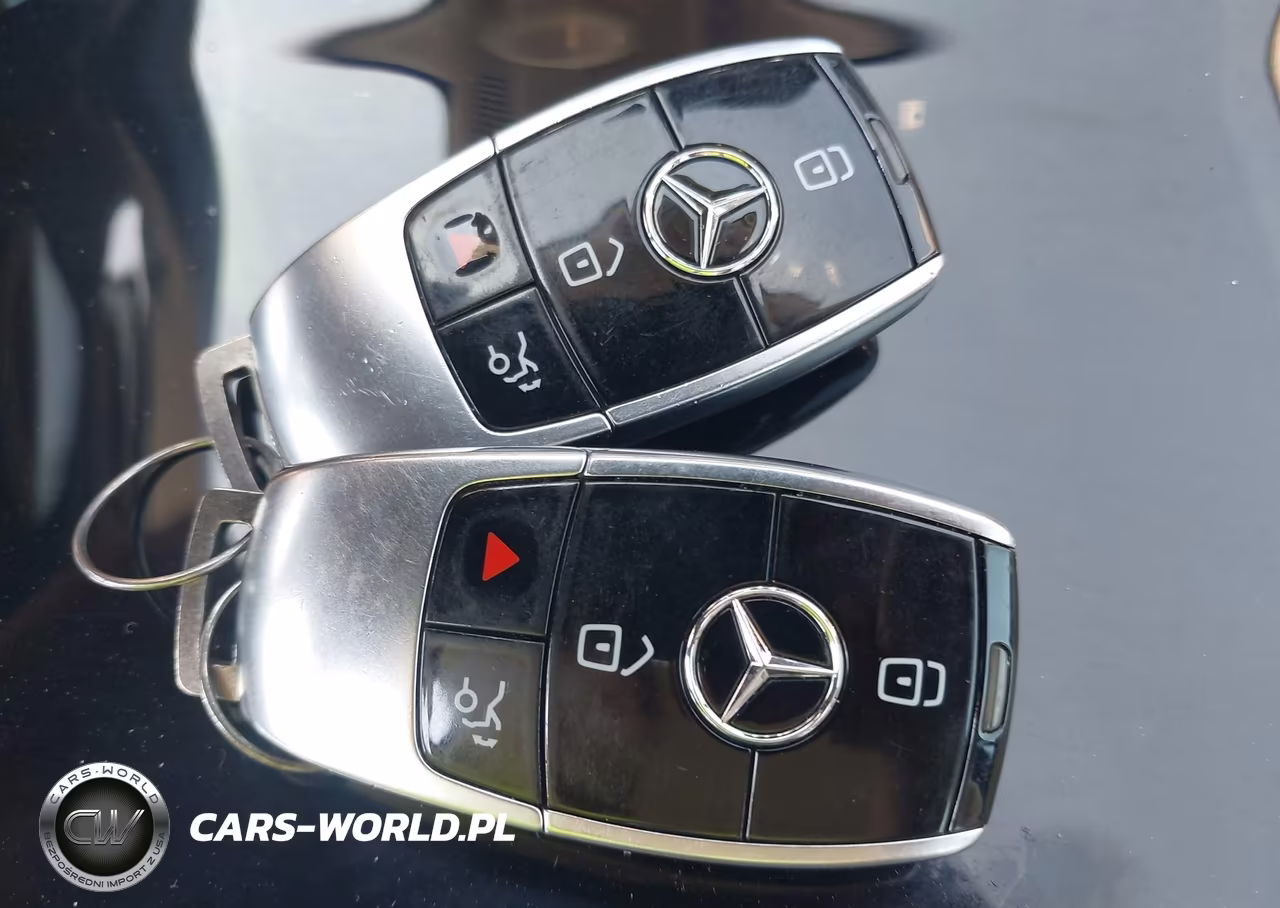 2018 Mercedes-Benz E 300 4Matic VIN:WDDZF4KB7JA347998 - 11
