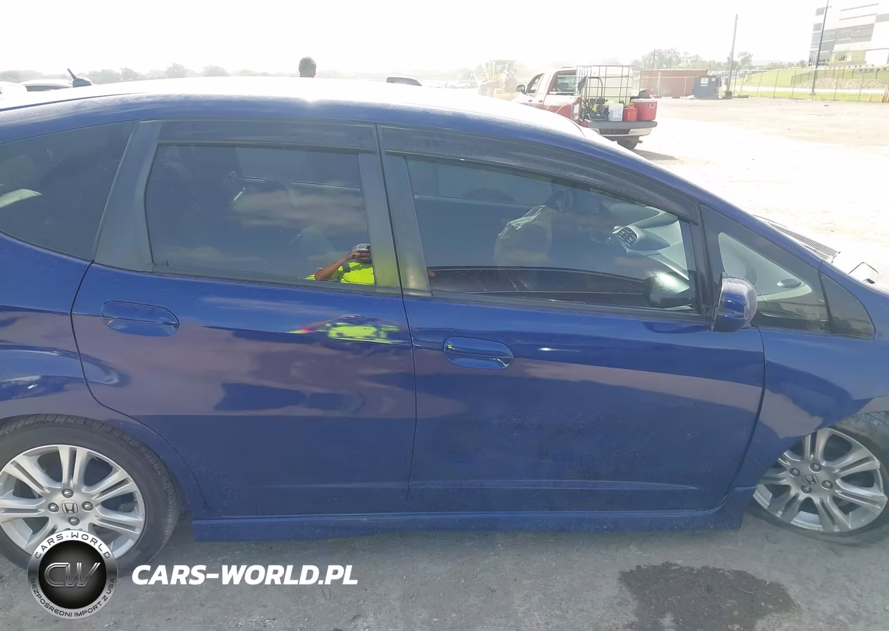 2009 Honda Fit Sport VIN:JHMGE87479S074491 - 12