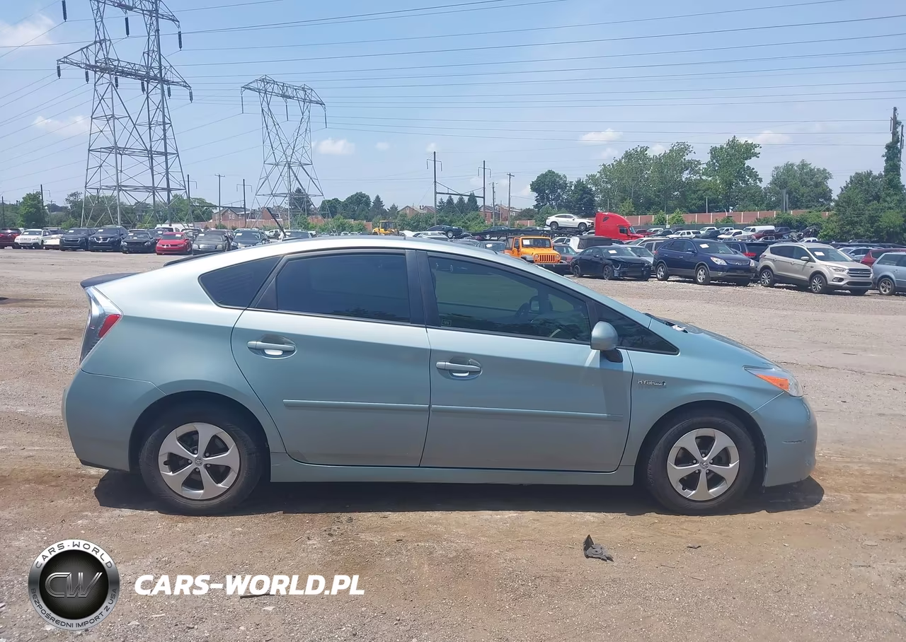 2013 Toyota Prius Four VIN:JTDKN3DU2D1622642 - 13