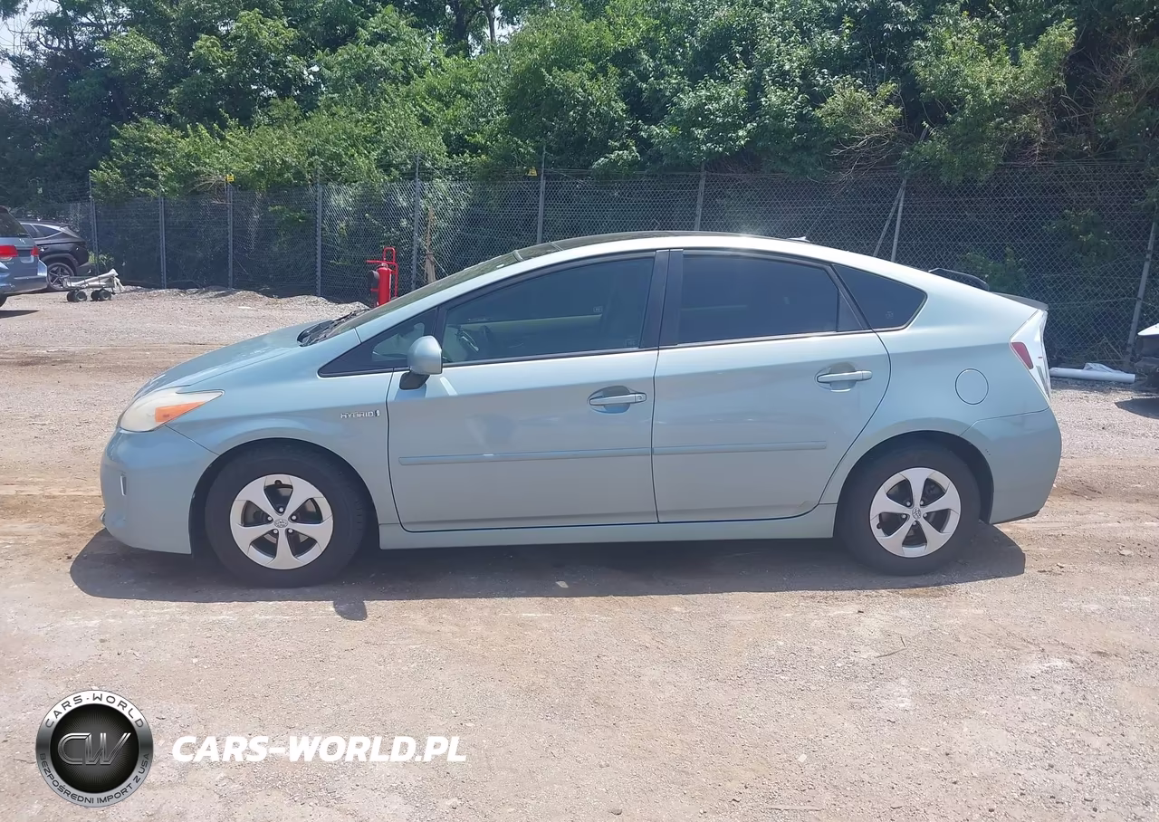 2013 Toyota Prius Four VIN:JTDKN3DU2D1622642 - 14