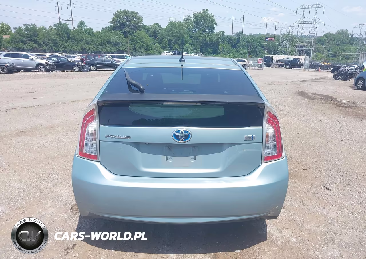 2013 Toyota Prius Four VIN:JTDKN3DU2D1622642 - 16