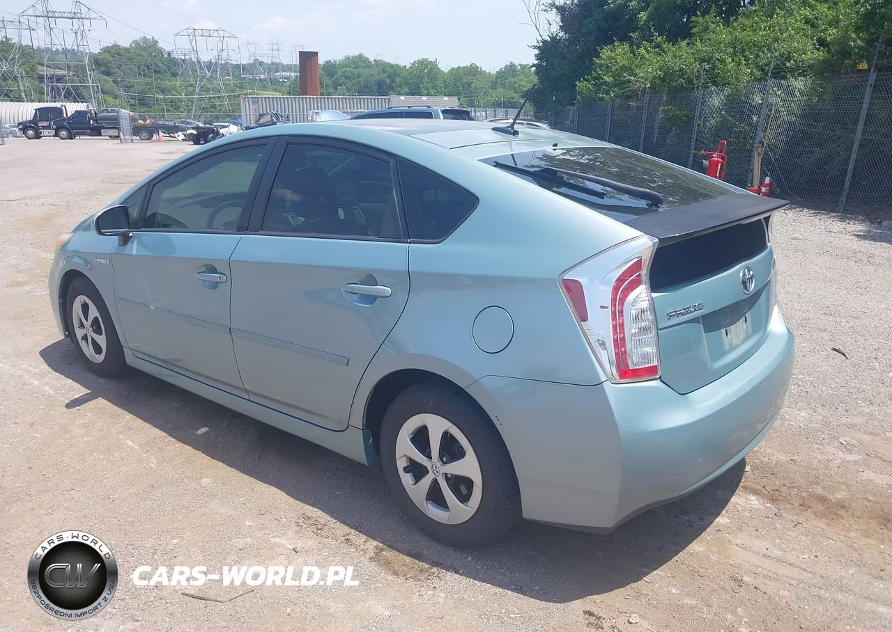 2013 Toyota Prius Four VIN:JTDKN3DU2D1622642 - 3
