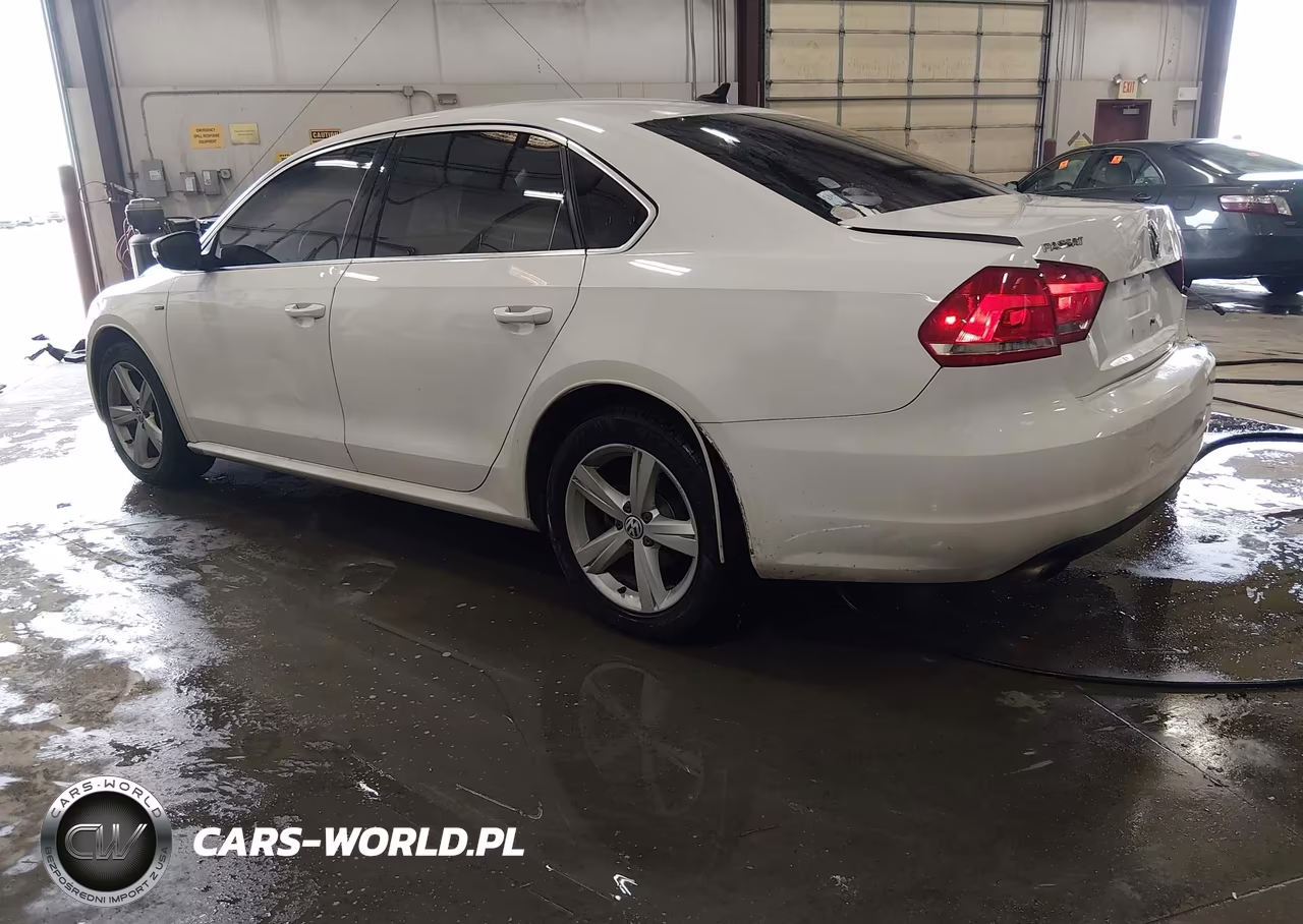 2015 Volkswagen Passat 1.8T Limited Edition VIN:1VWAT7A32FC105785 - 3