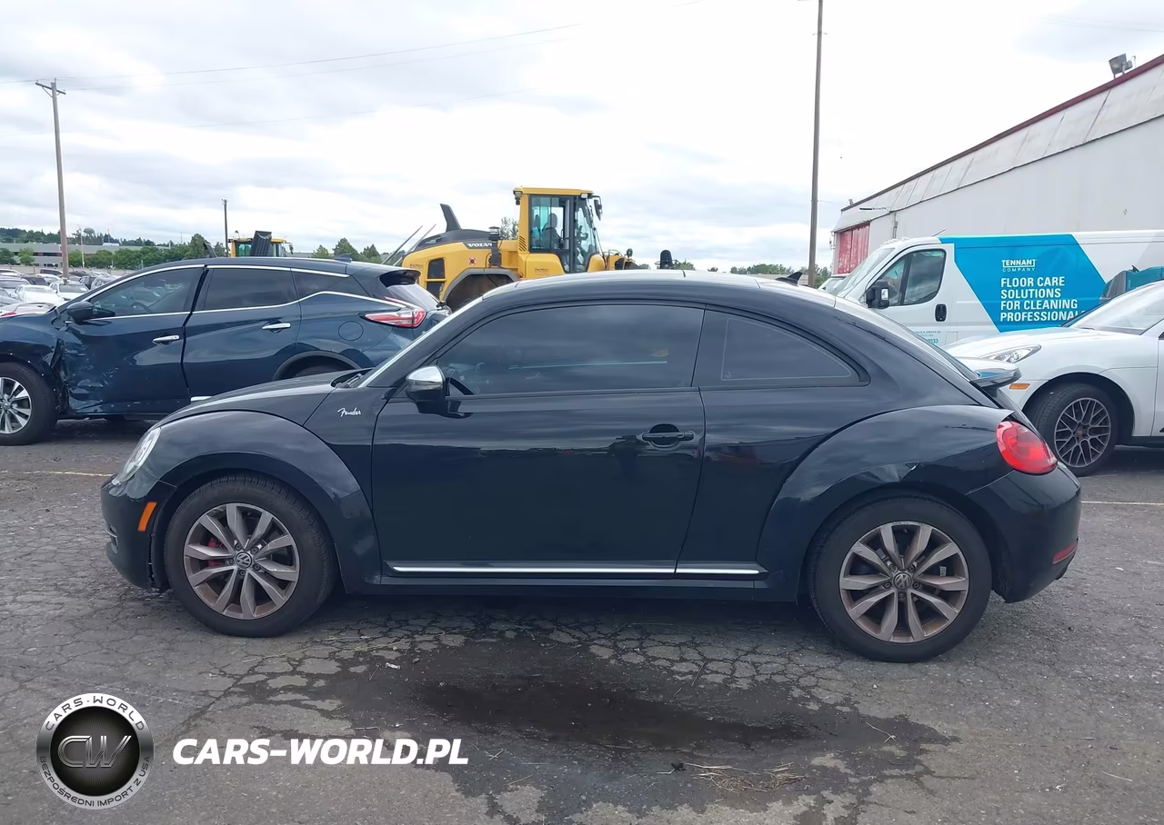 2013 Volkswagen Beetle 2.0T Fender Edition VIN:3VWVT7AT6DM680713 - 14