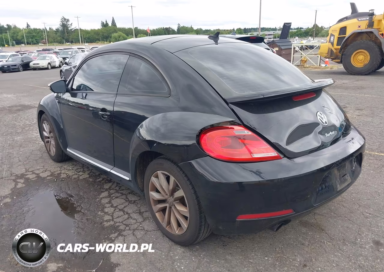 2013 Volkswagen Beetle 2.0T Fender Edition VIN:3VWVT7AT6DM680713 - 3