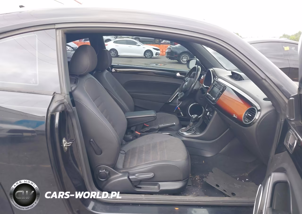 2013 Volkswagen Beetle 2.0T Fender Edition VIN:3VWVT7AT6DM680713 - 5