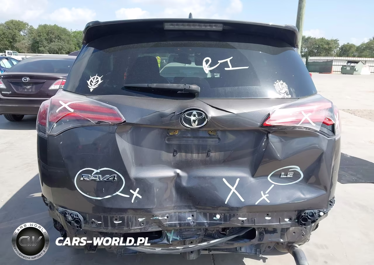 2018 Toyota Rav4 Le VIN:JTMZFREVXJJ155553 - 17