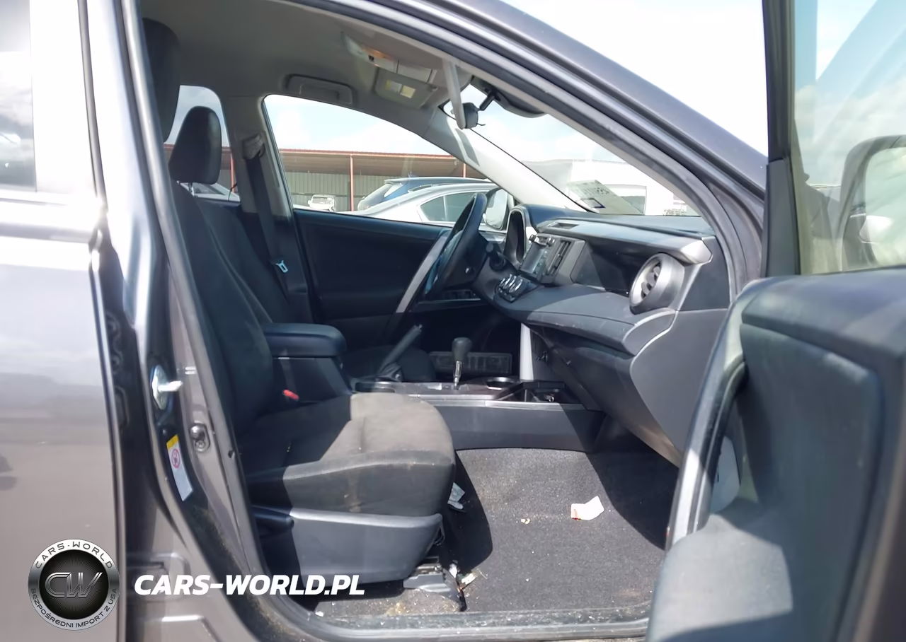 2018 Toyota Rav4 Le VIN:JTMZFREVXJJ155553 - 5