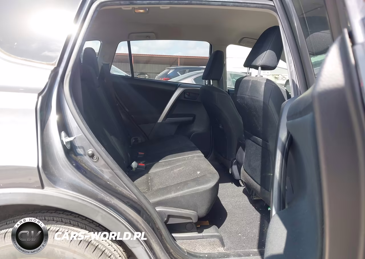 2018 Toyota Rav4 Le VIN:JTMZFREVXJJ155553 - 8