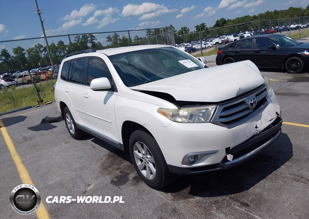 2013 Toyota Highlander Base Plus V6 – zdjęcie 1 z 16