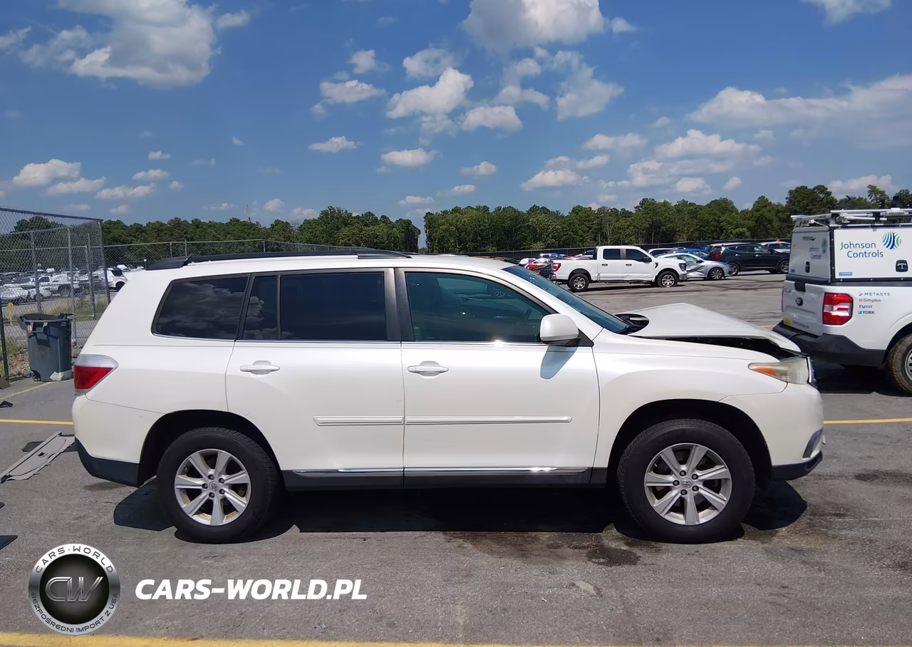 2013 Toyota Highlander Base Plus V6 VIN:5TDZK3EH0DS126086 - 13