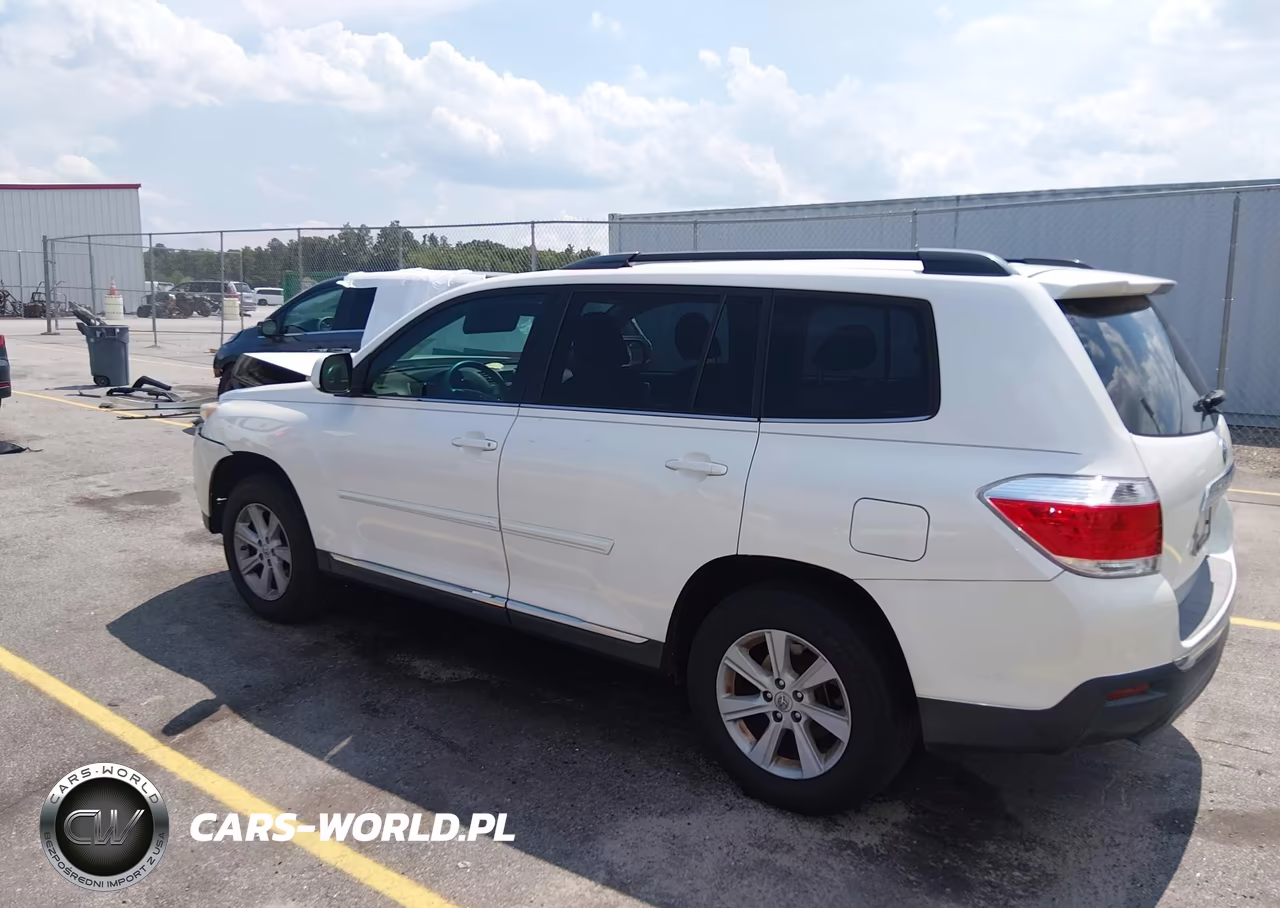 2013 Toyota Highlander Base Plus V6 VIN:5TDZK3EH0DS126086 - 3