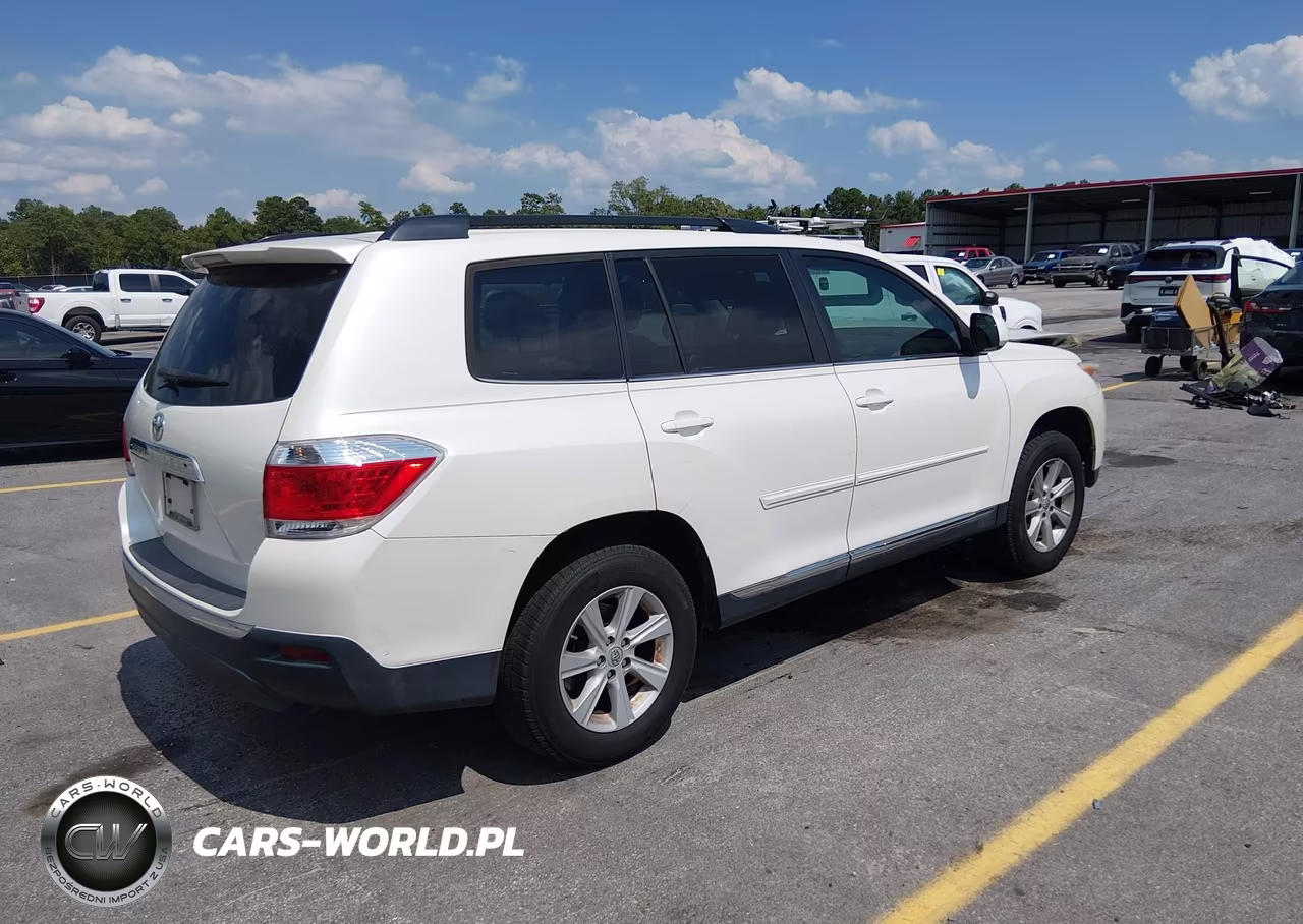 2013 Toyota Highlander Base Plus V6 VIN:5TDZK3EH0DS126086 - 4