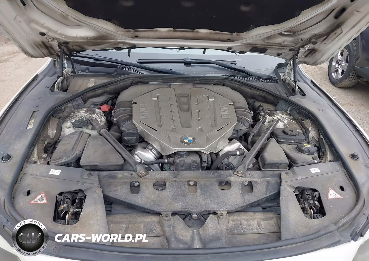 2010 BMW 750Li xDrive VIN:WBAKC8C55AC431159 - 10