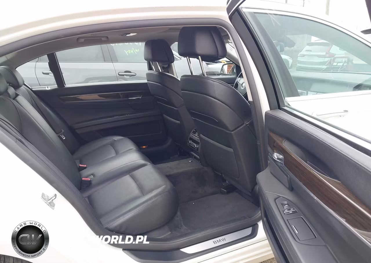 2010 BMW 750Li xDrive VIN:WBAKC8C55AC431159 - 8