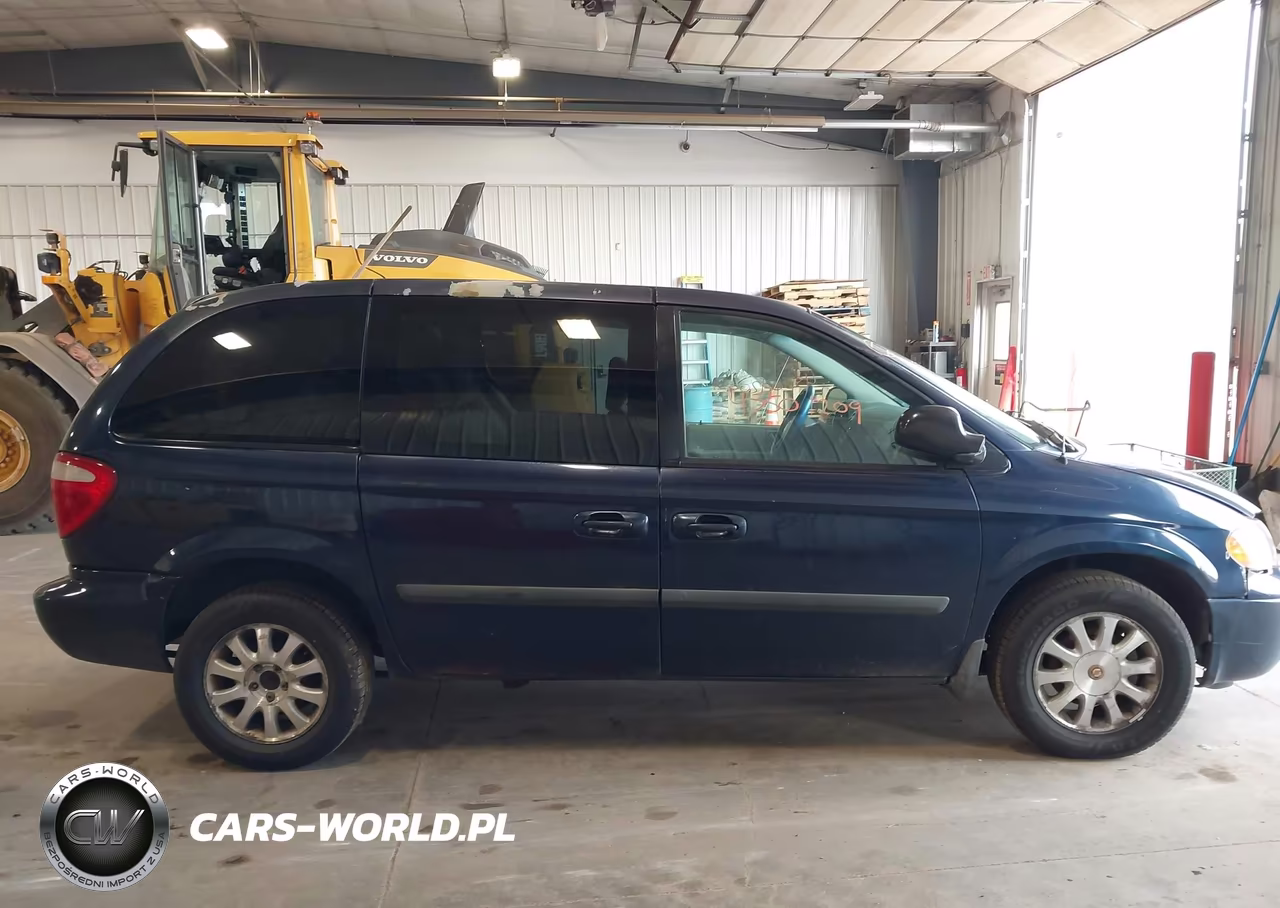 2006 Chrysler Town & Country VIN:1A4GP45R06B642864 - 13