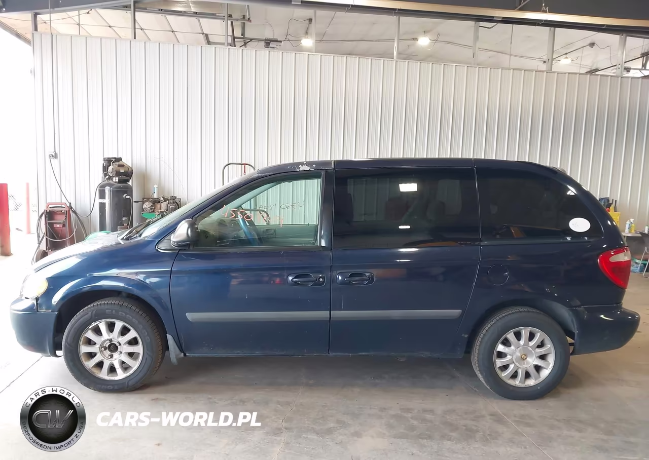 2006 Chrysler Town & Country VIN:1A4GP45R06B642864 - 14
