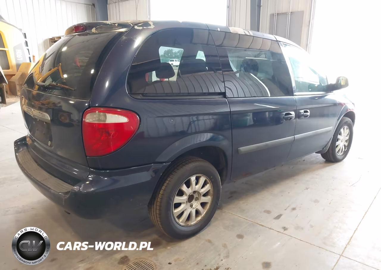 2006 Chrysler Town & Country VIN:1A4GP45R06B642864 - 4