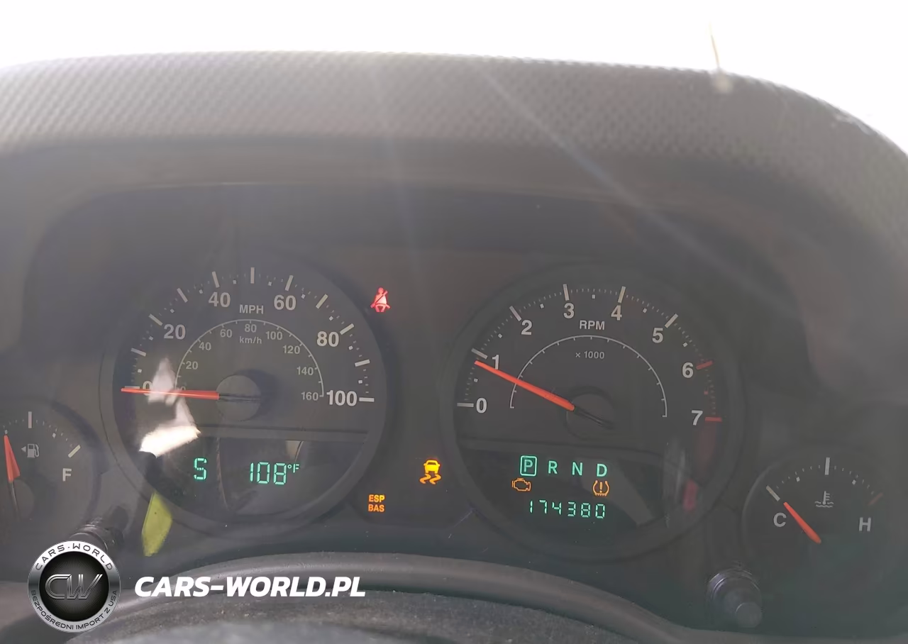 2008 Jeep Wrangler Unlimited X VIN:1J4GA39168L605542 - 7