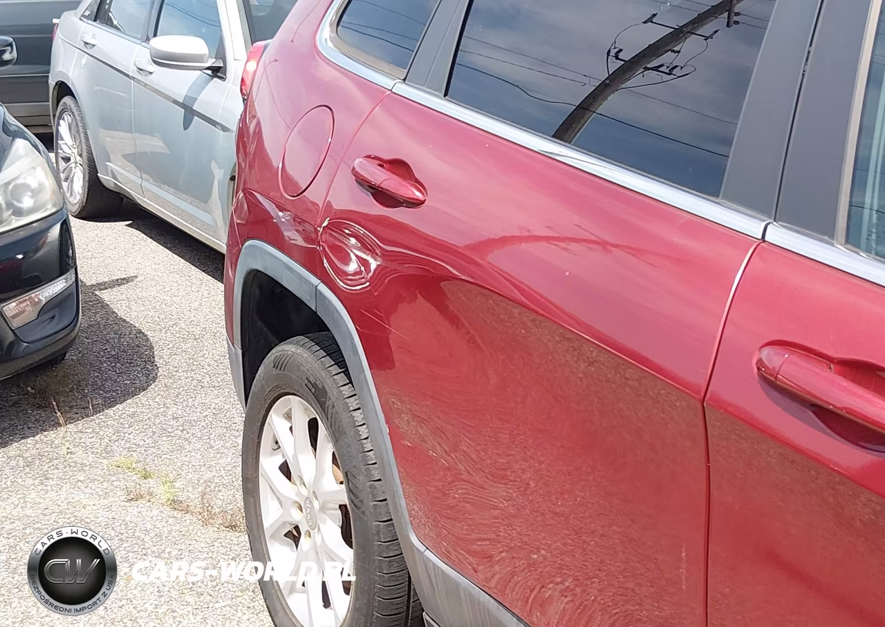 2015 Jeep Cherokee Latitude VIN:1C4PJLCS2FW661089 - 6