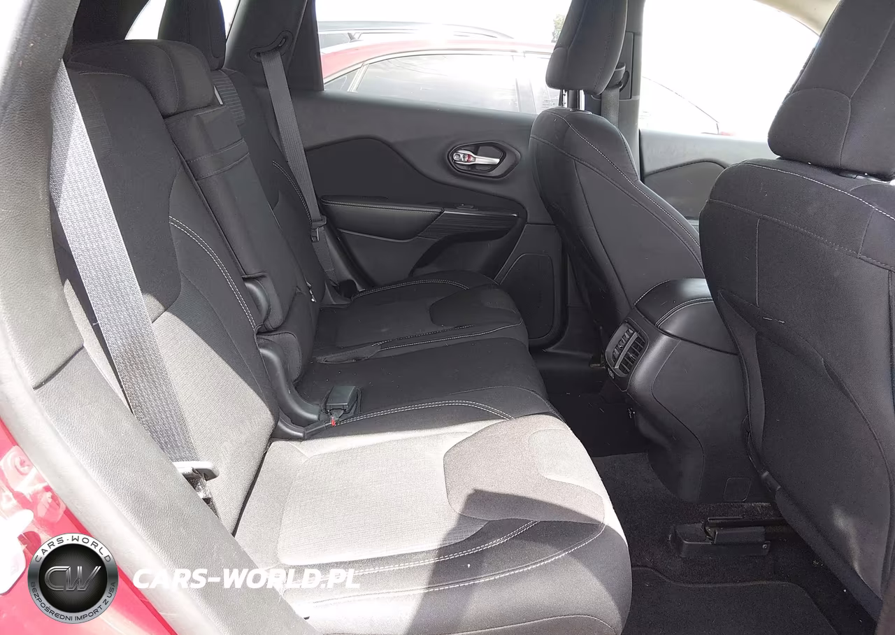 2015 Jeep Cherokee Latitude VIN:1C4PJLCS2FW661089 - 8