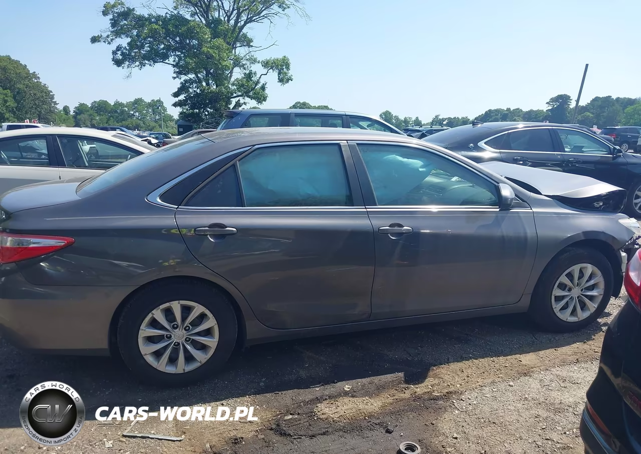 2016 Toyota Camry Le VIN:4T4BF1FK2GR564971 - 13