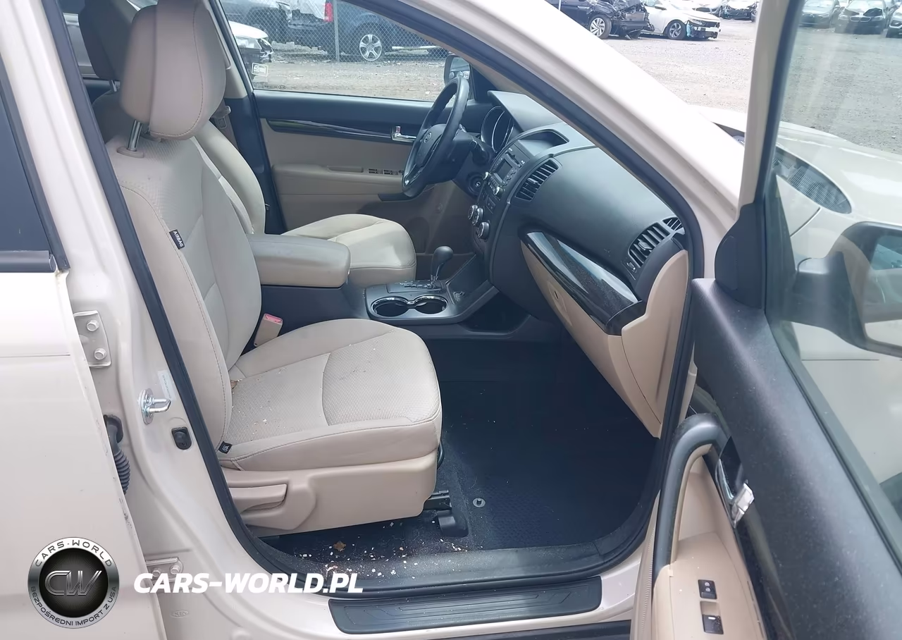 2012 Kia Sorento Lx VIN:5XYKT3A12CG231523 - 5