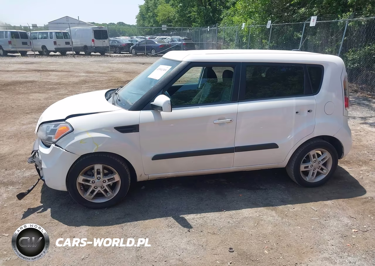 2011 Kia Soul + VIN:KNDJT2A2XB7710637 - 14
