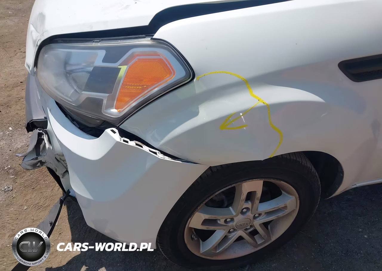 2011 Kia Soul + VIN:KNDJT2A2XB7710637 - 17
