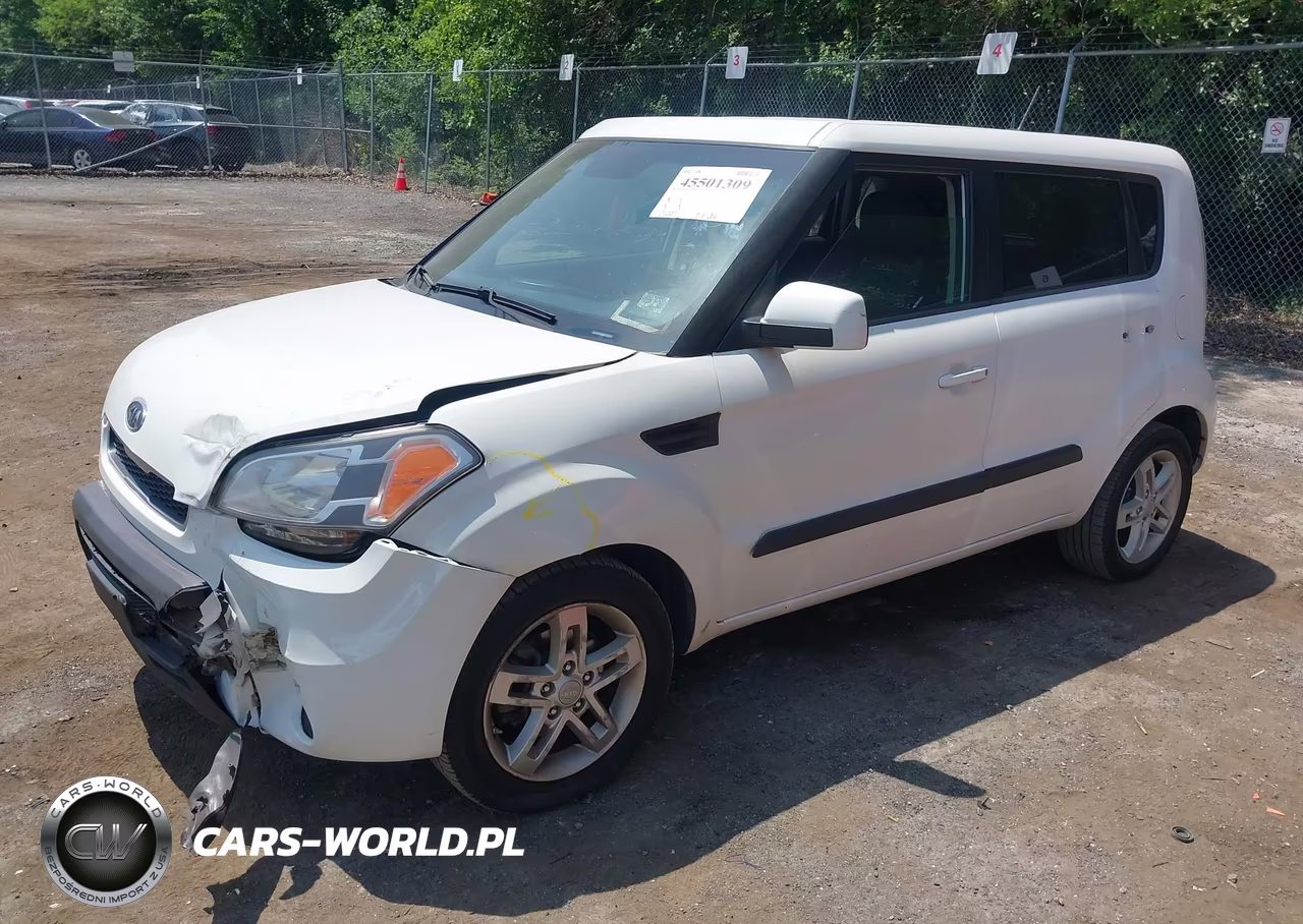 2011 Kia Soul + VIN:KNDJT2A2XB7710637 - 2
