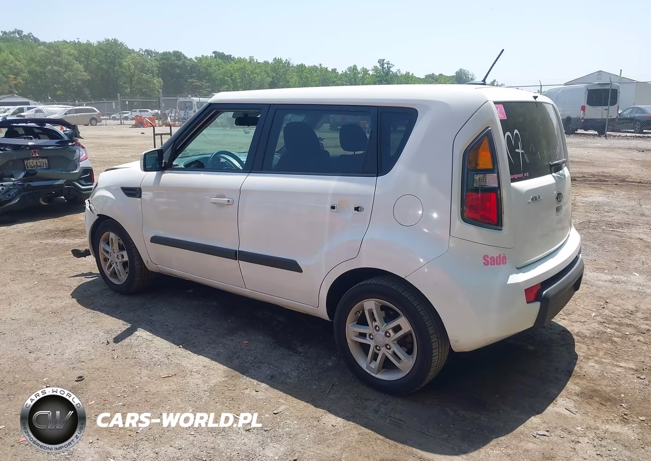 2011 Kia Soul + VIN:KNDJT2A2XB7710637 - 3