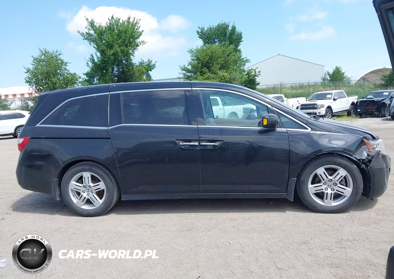 2013 Honda Odyssey Touring-Touring Elite VIN:5FNRL5H98DB089922 - 13